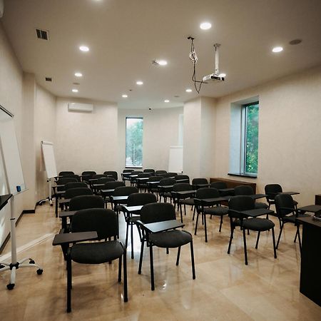 Grand Mildom Hotel Almati Kültér fotó