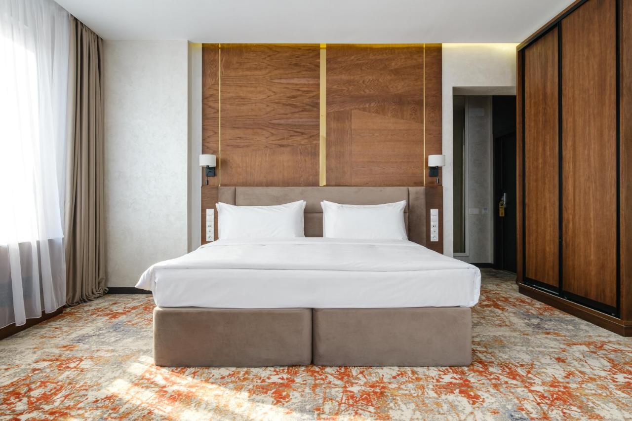 Grand Mildom Hotel Almati Kültér fotó