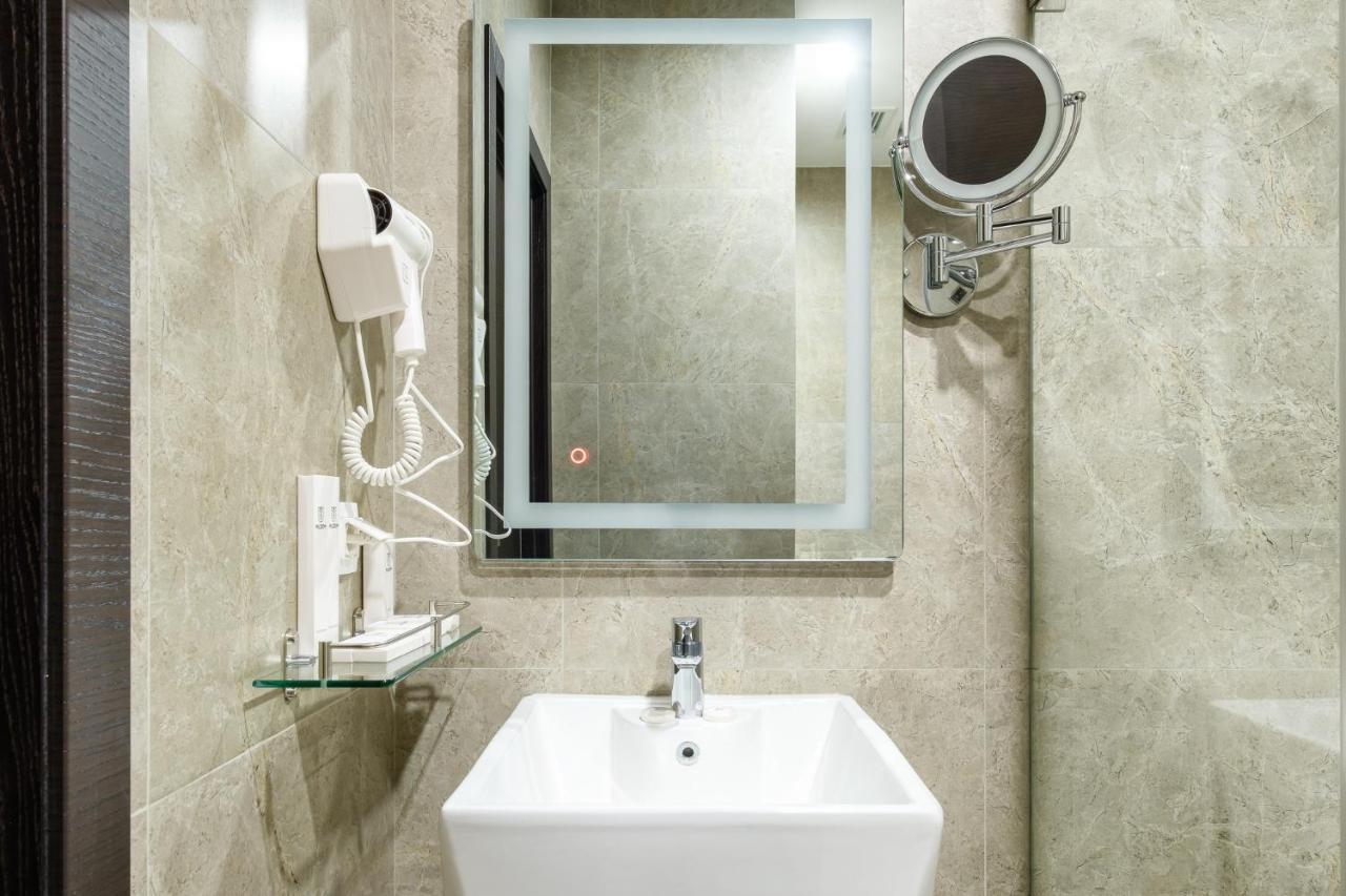 Grand Mildom Hotel Almati Kültér fotó