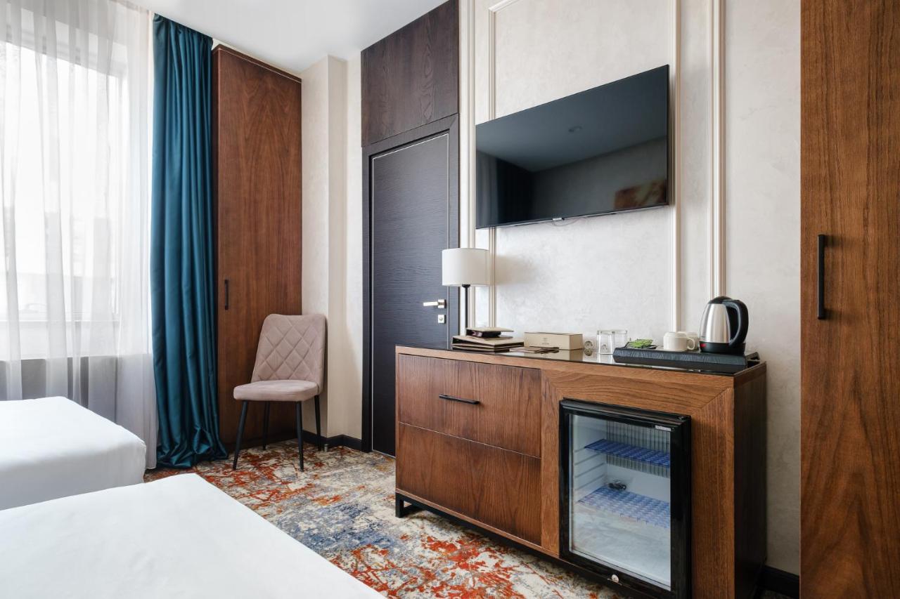 Grand Mildom Hotel Almati Kültér fotó