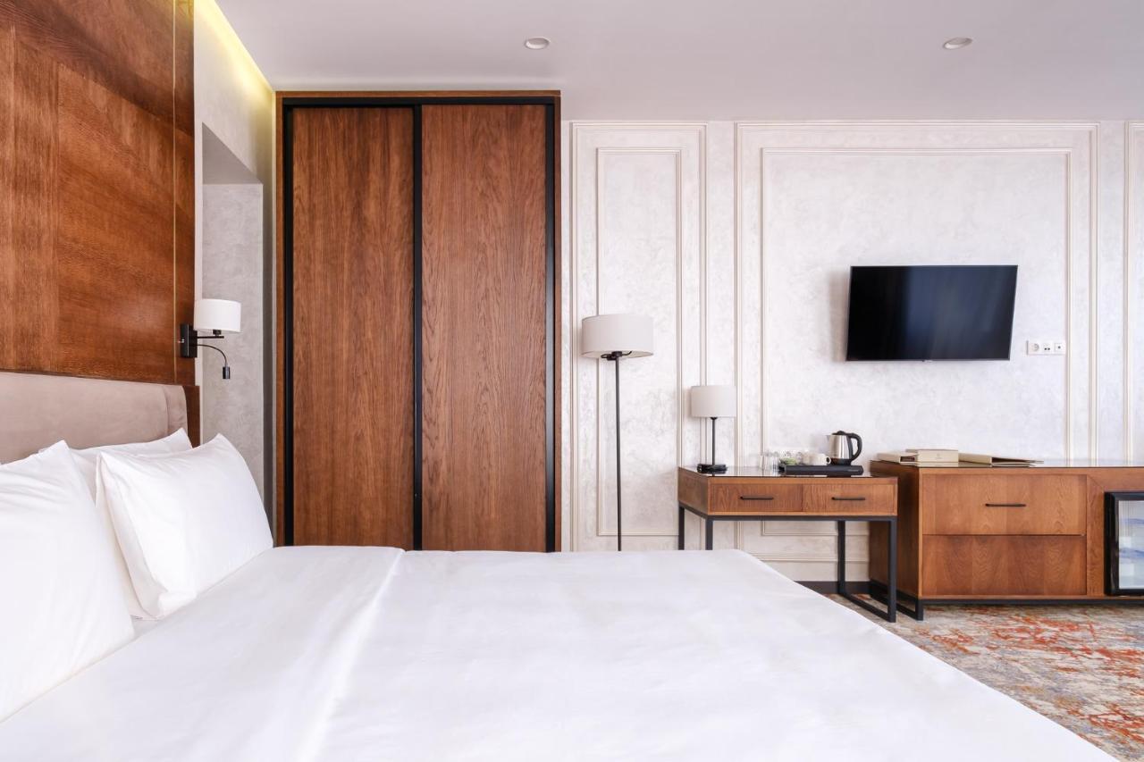 Grand Mildom Hotel Almati Kültér fotó