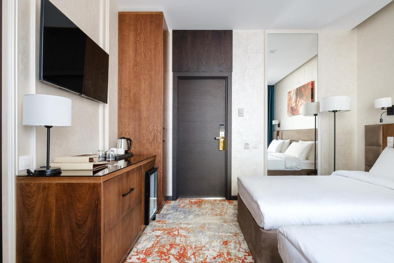 Grand Mildom Hotel Almati Kültér fotó