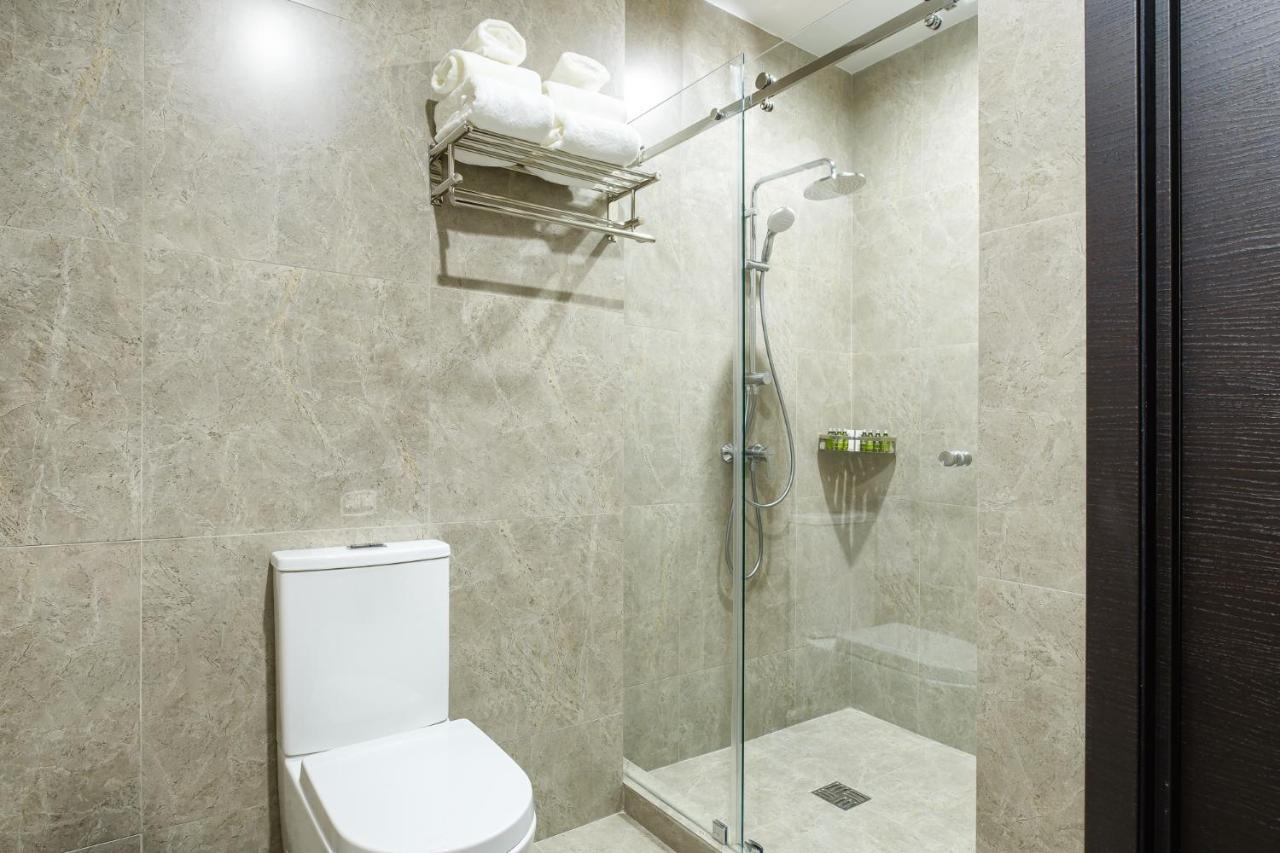 Grand Mildom Hotel Almati Kültér fotó