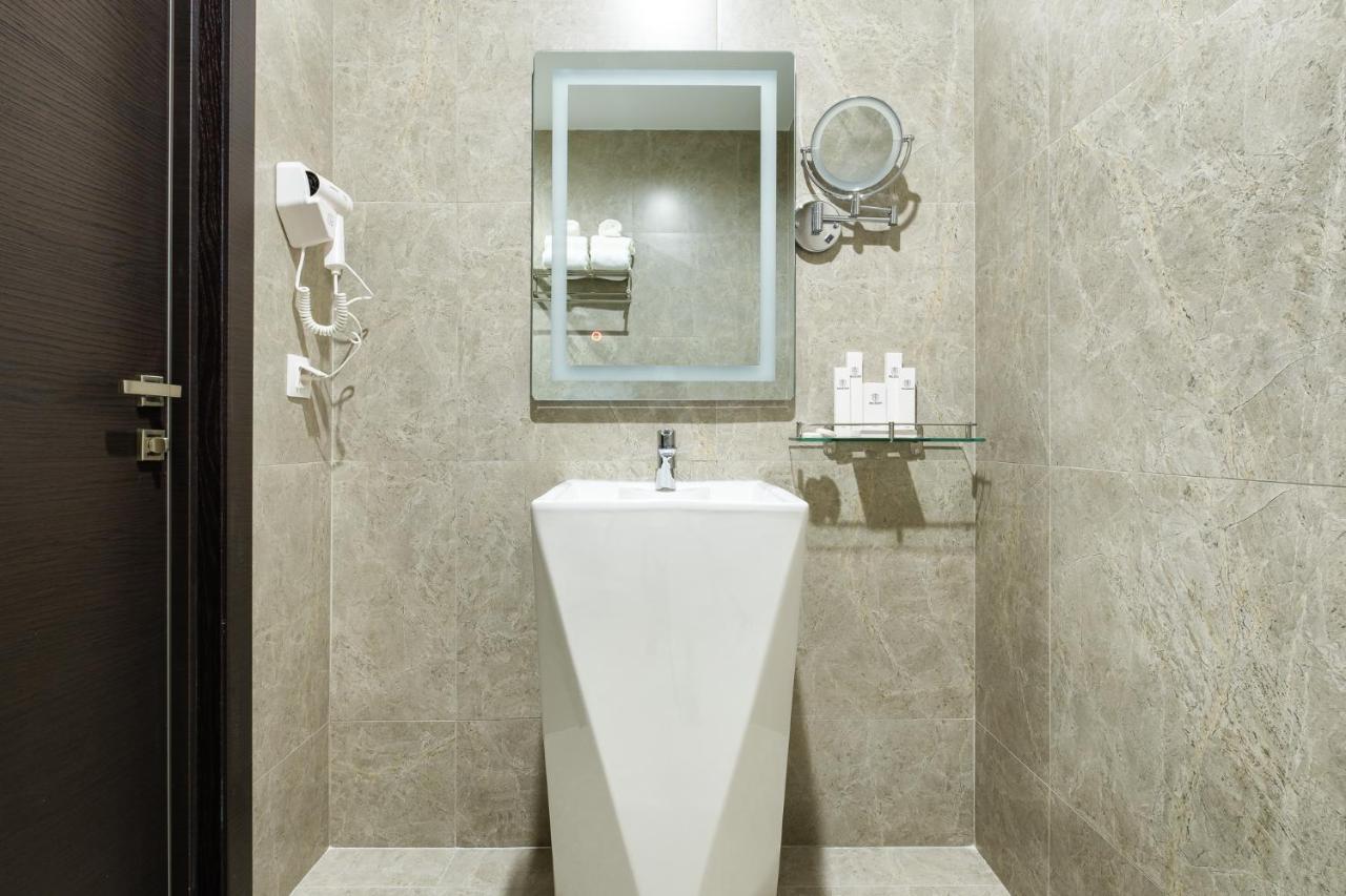 Grand Mildom Hotel Almati Kültér fotó