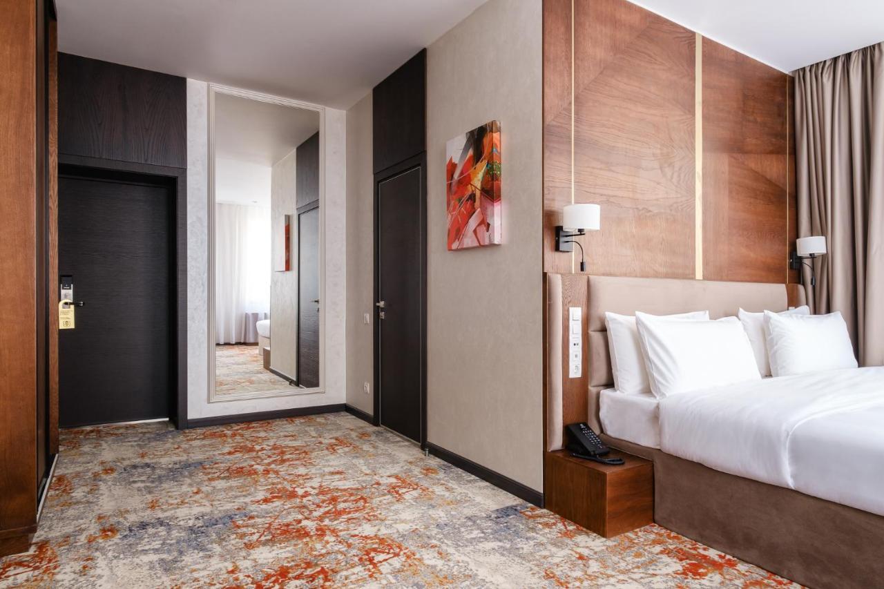 Grand Mildom Hotel Almati Kültér fotó