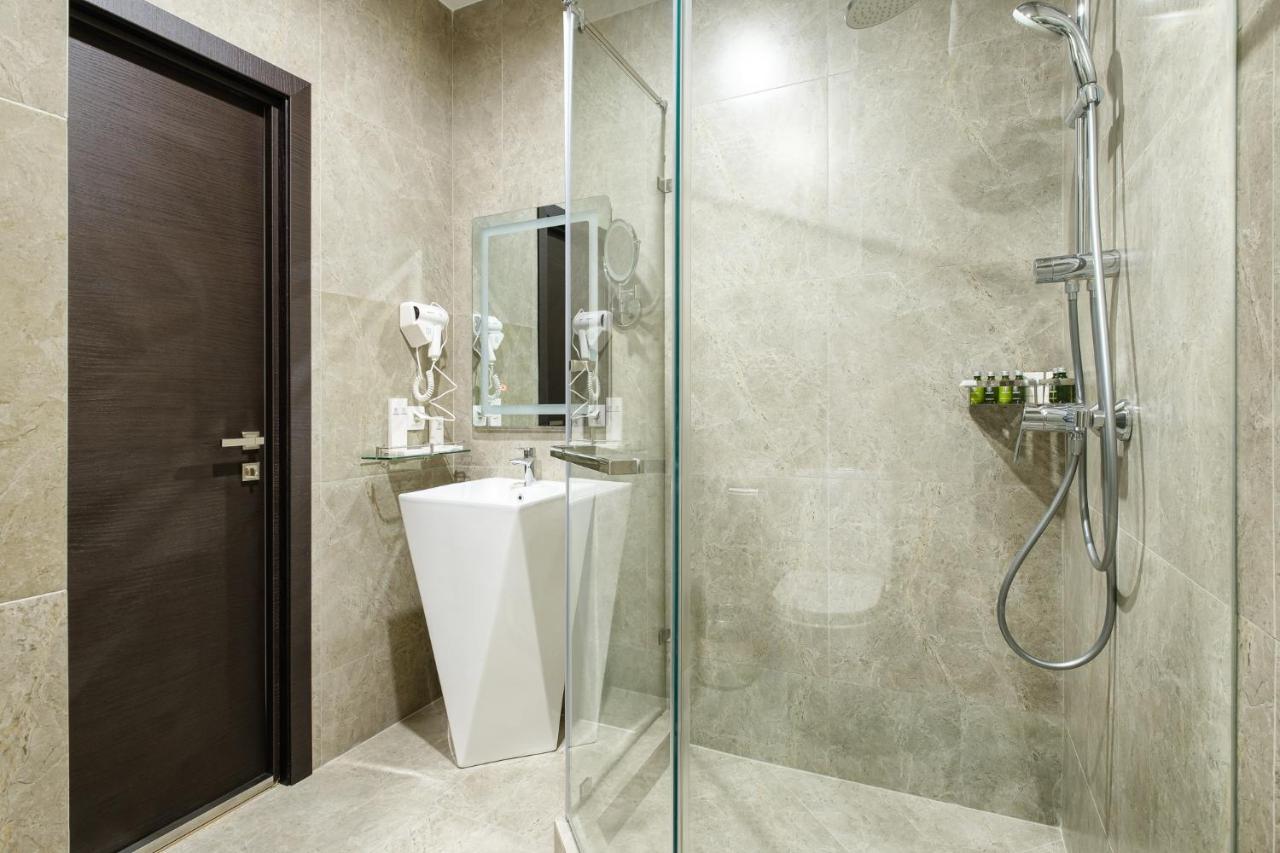 Grand Mildom Hotel Almati Kültér fotó