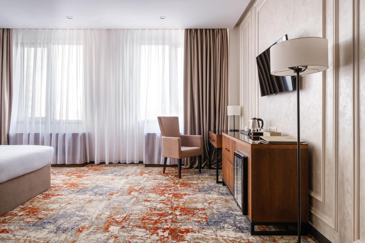 Grand Mildom Hotel Almati Kültér fotó