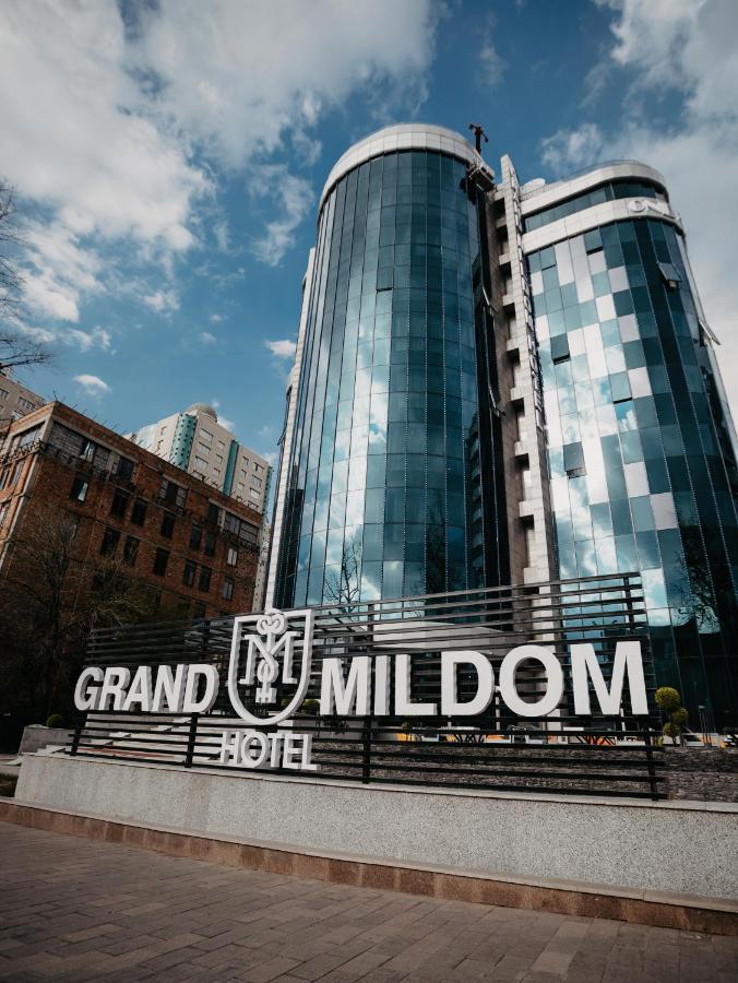 Grand Mildom Hotel Almati Kültér fotó