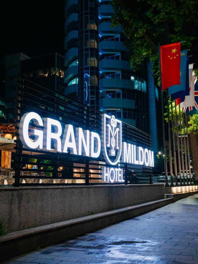 Grand Mildom Hotel Almati Kültér fotó